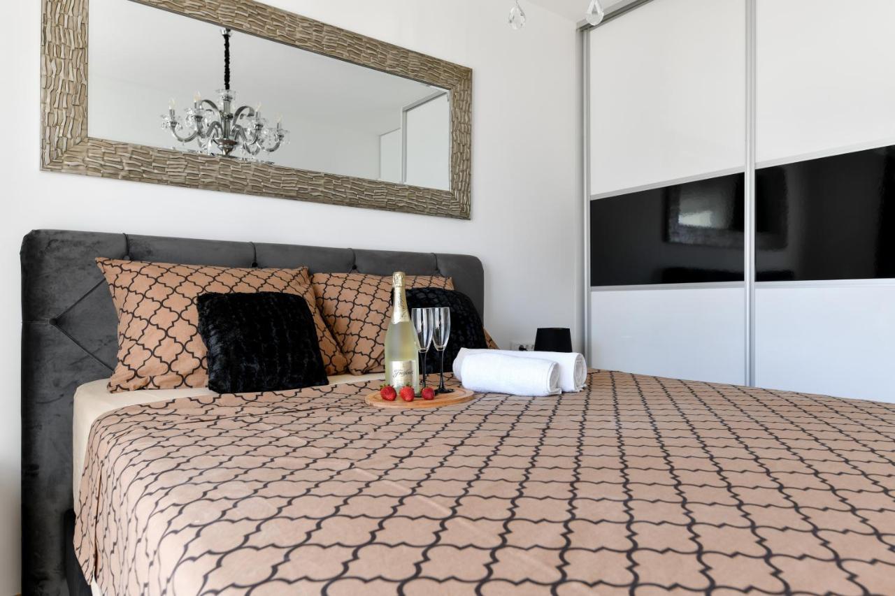 Lauris Luxury Apartment Zadar Bagian luar foto